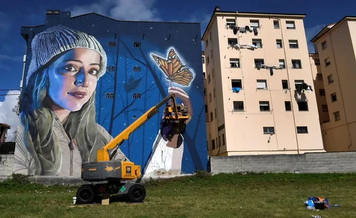 La Voz de Asturias - El espectacular mural de El Berrón, obra del valenciano «Dridali»